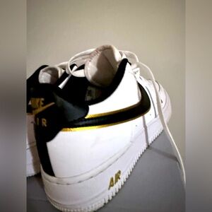Gently used Nike Air Force one (6.5Y big boys)